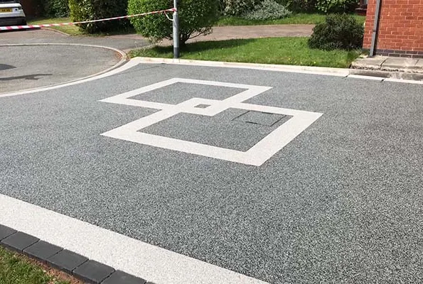 Finished light-coloured resin bound driveway